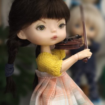 Фанечка скрипачка-)