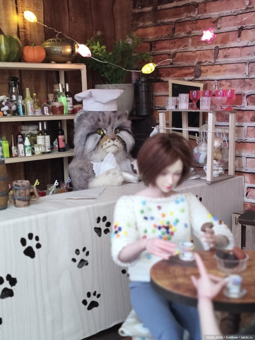 Совсем немного обновленного кафе "Кошачья лапка"