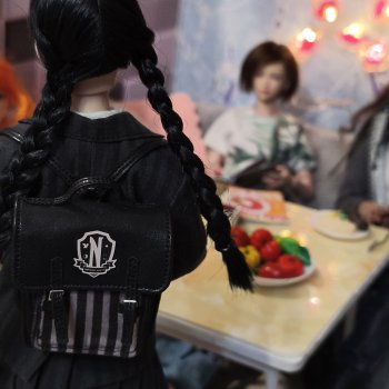 Ундина приходит по месту жительства