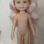 Клепа Паола Рейна с розовыми волосами