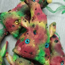 Веселые чердачные елки