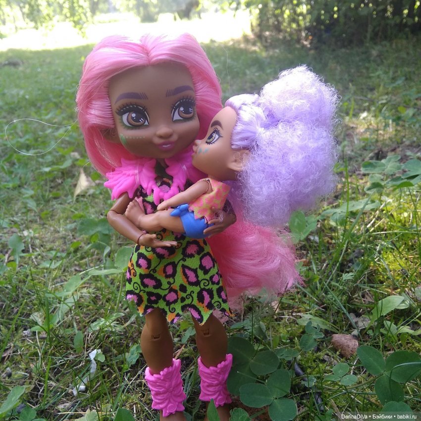 Магическая Школа для одаренных монстров Мадам Вивьен. Не грусти, я привела твою сестру