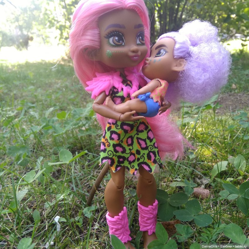 Магическая Школа для одаренных монстров Мадам Вивьен. Не грусти, я привела твою сестру