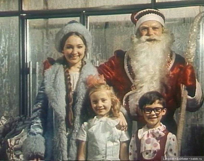 Августфест: "Те ещё фрукты" со своим Закулисьем ("Новогодние приключения Маши и Вити")