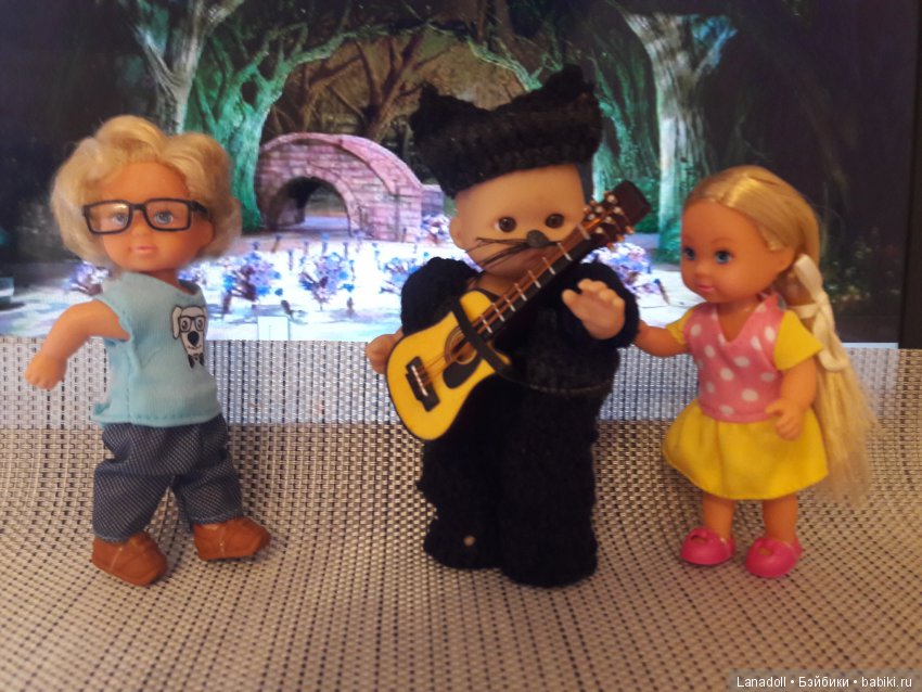 Августфест: "Те ещё фрукты" со своим Закулисьем ("Новогодние приключения Маши и Вити")