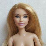 Барби Дайя на теле йоги