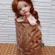 Мама спит, она устала