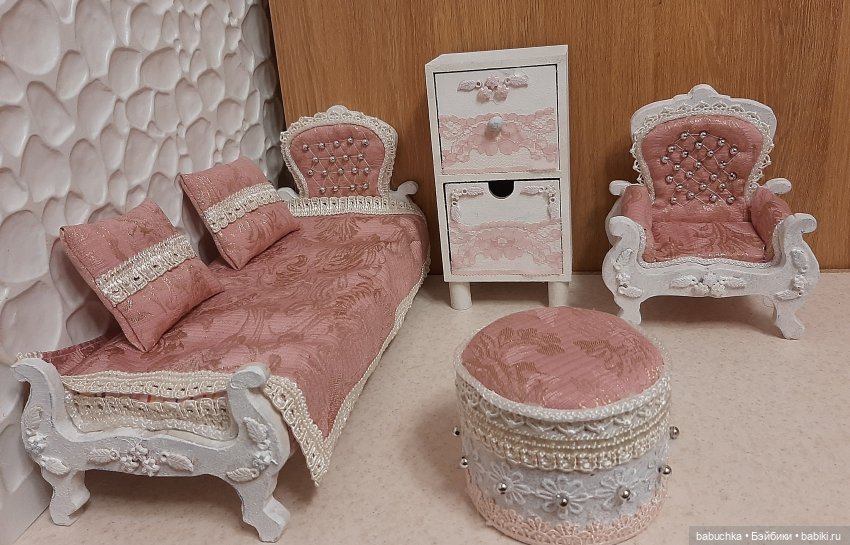 Подарок своими руками — Мебель для кукол и домиков: фото