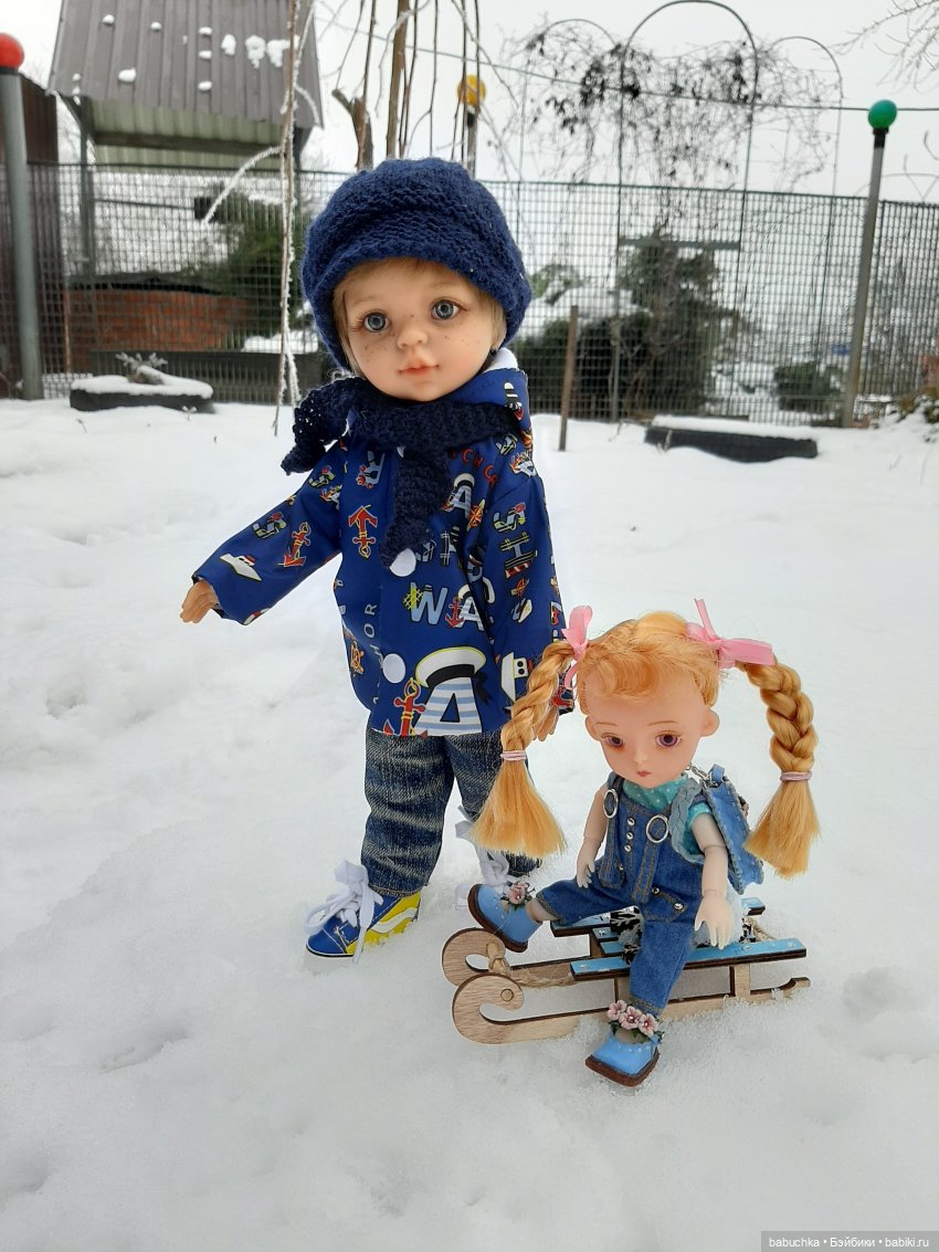 Зимние фото и эпизоды из жизни кукол