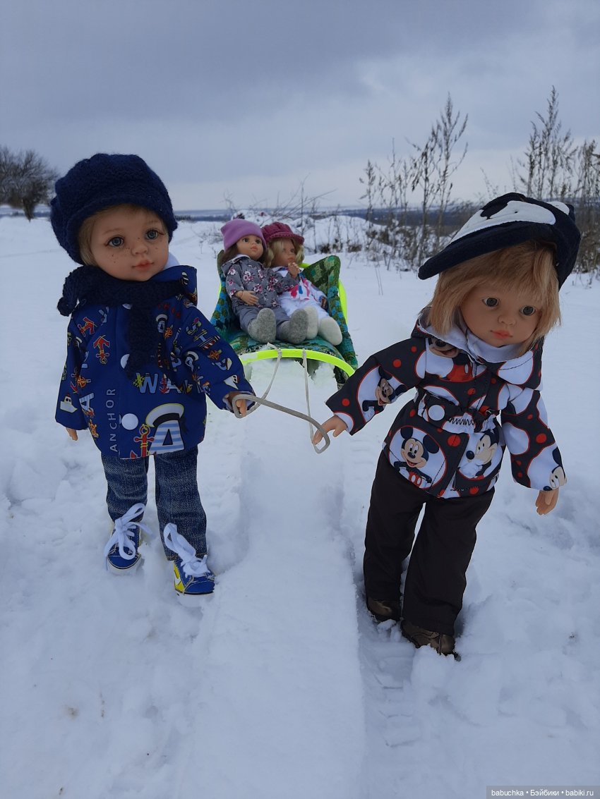 Зимние фото и эпизоды из жизни кукол