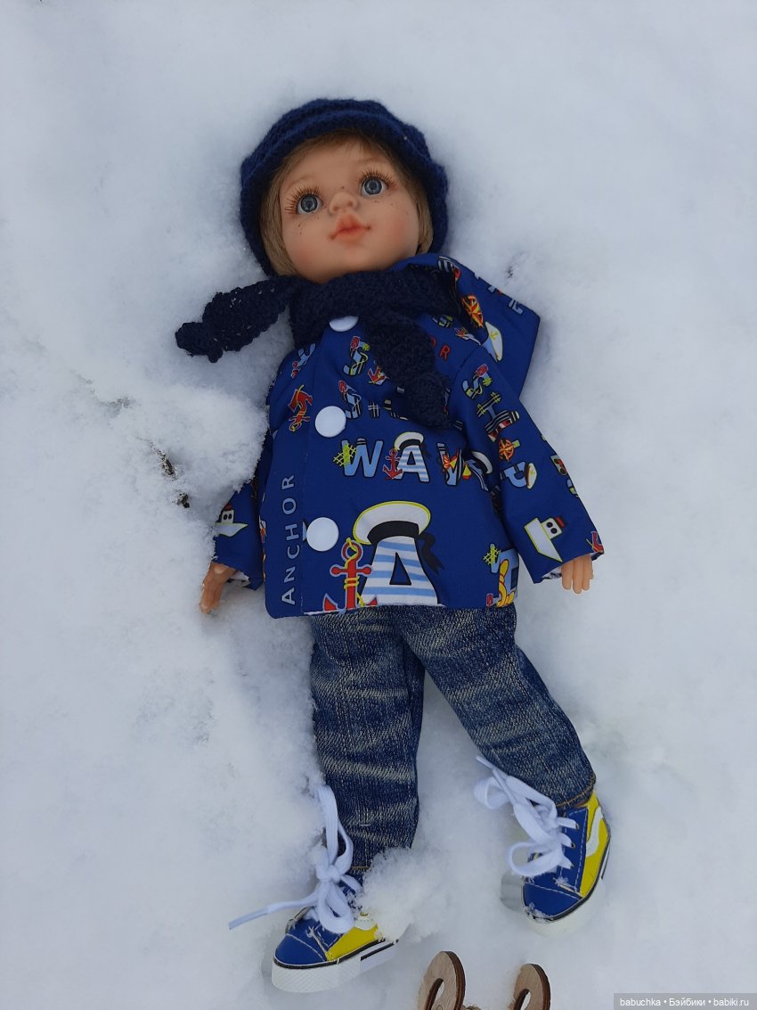 Зимние фото и эпизоды из жизни кукол