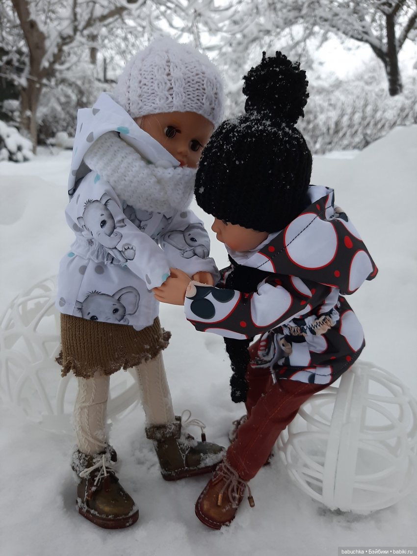 Зимние фото и эпизоды из жизни кукол