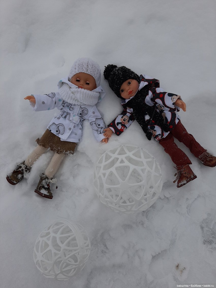 Зимние фото и эпизоды из жизни кукол