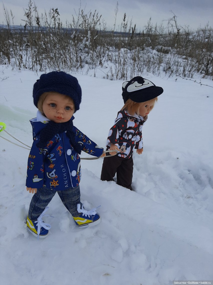 Зимние фото и эпизоды из жизни кукол
