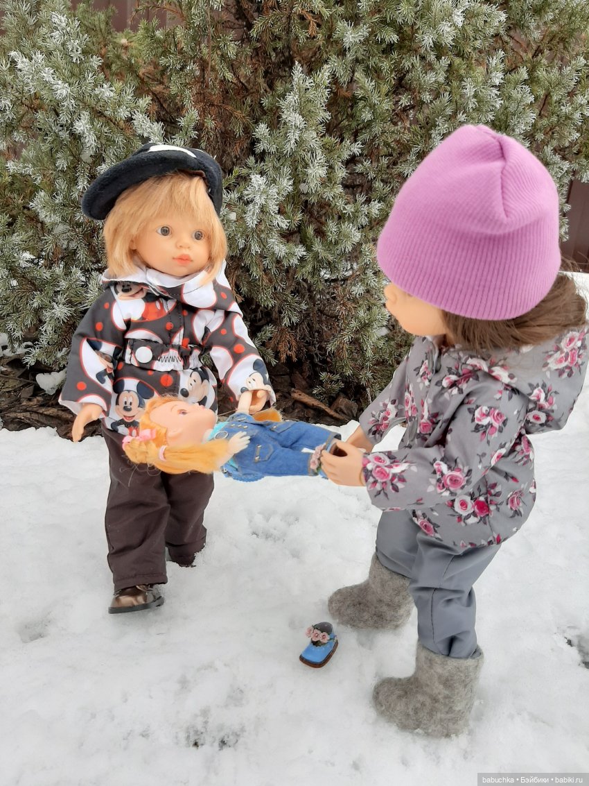 Зимние фото и эпизоды из жизни кукол