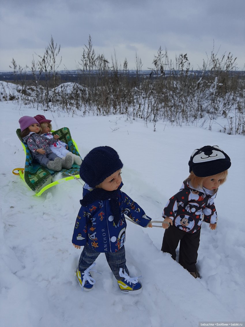 Зимние фото и эпизоды из жизни кукол