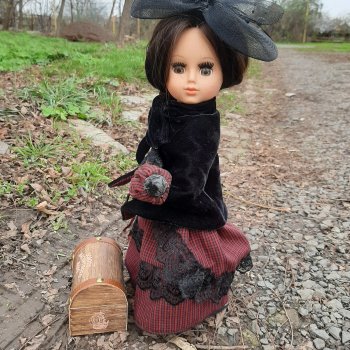 Алла праздничная превращается