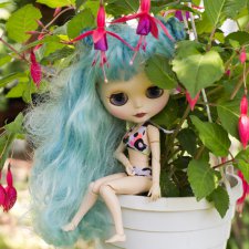 Аля на даче и на море