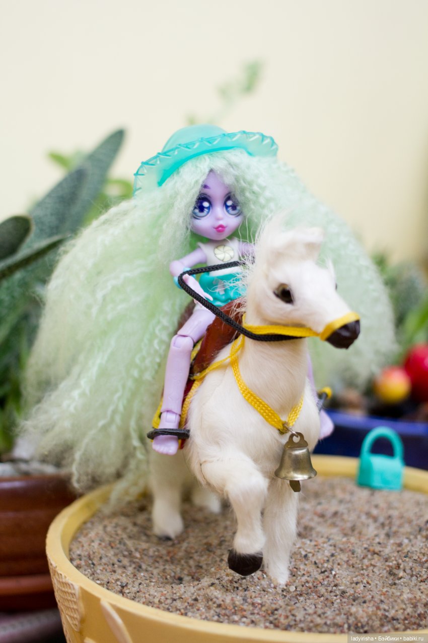 capsule chix парик ladyirisha