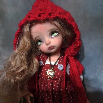 Девочка в красном,ты так прекрасна...