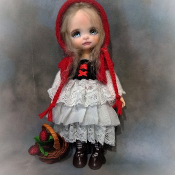 Ещё одна маленькая Красная Шапочка