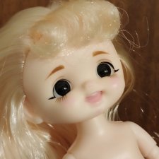 Солнечная девочка, золотой блондин.