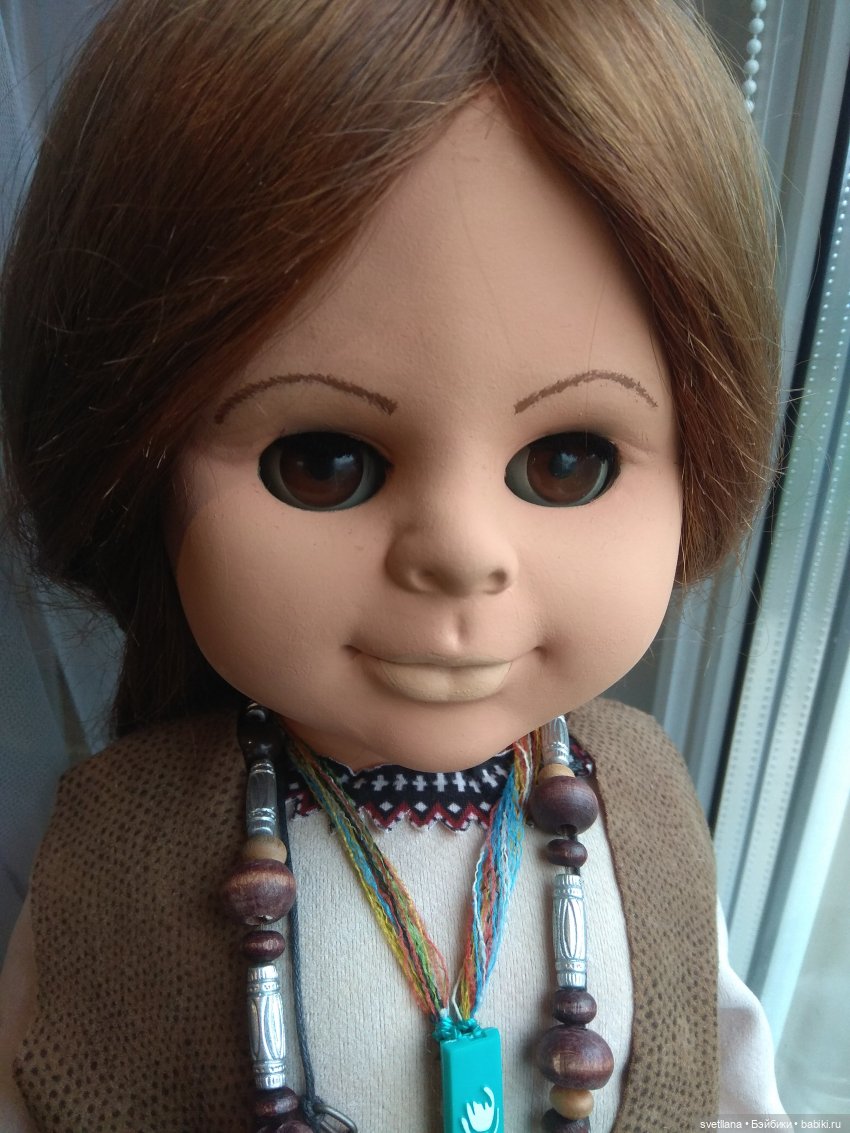 Почерневшая кукла ГДР стала хиппи. Продолжаю эксперимент