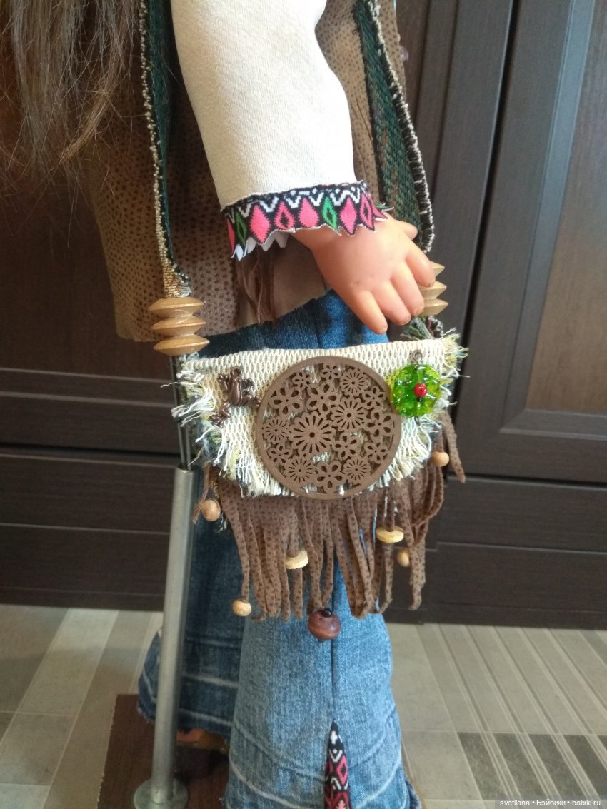 Почерневшая кукла ГДР стала хиппи. Продолжаю эксперимент