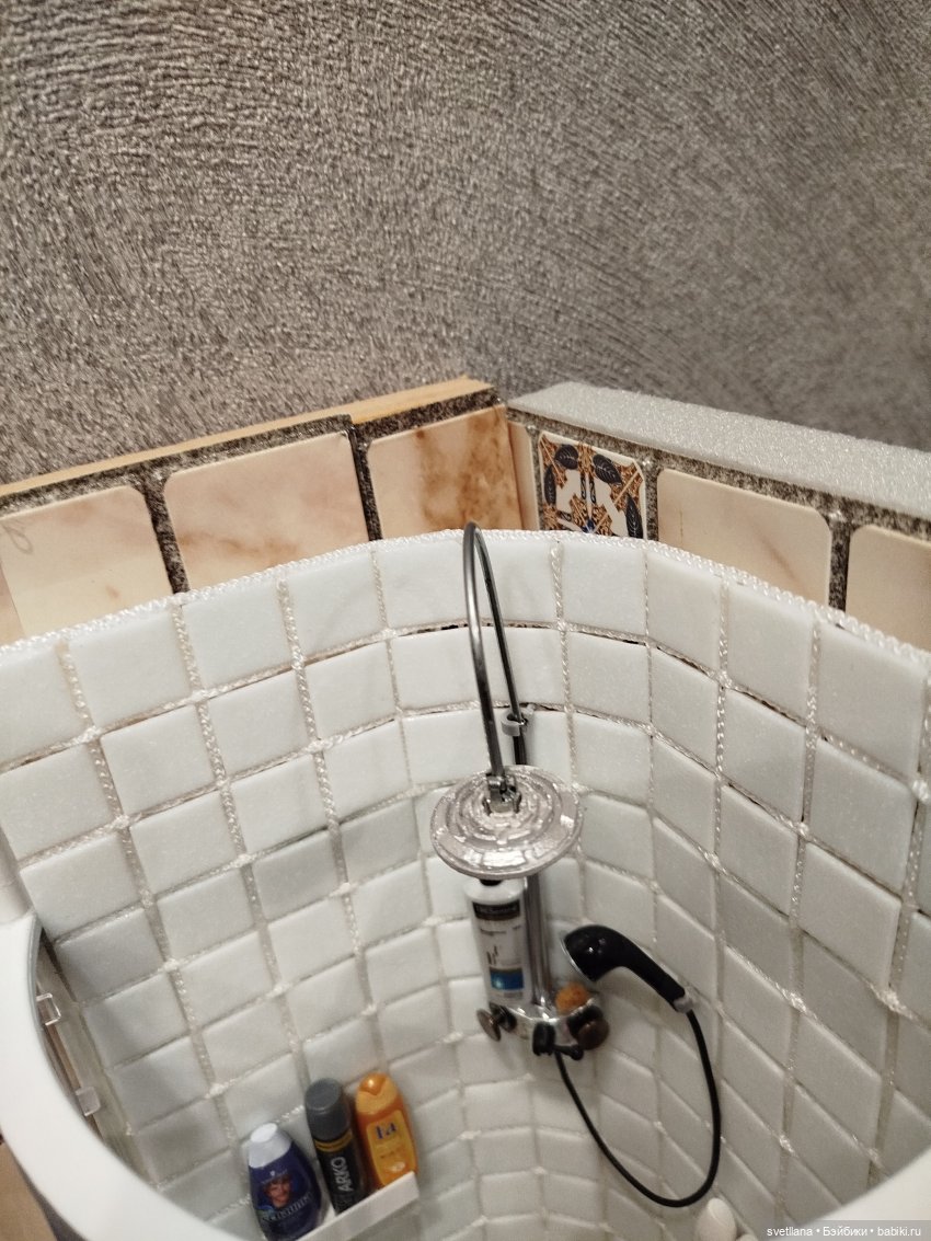 Ванная комната с душевой кабиной в кукольный ДОМ