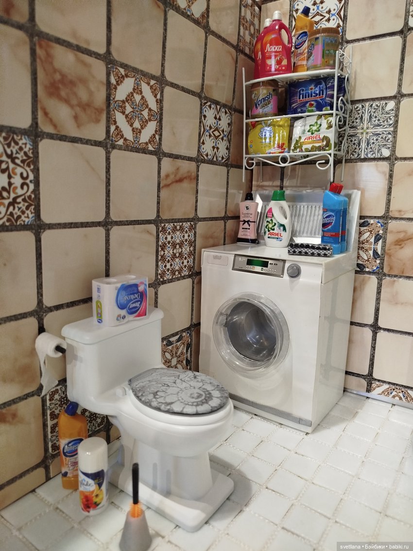 Ванная комната с душевой кабиной в кукольный ДОМ