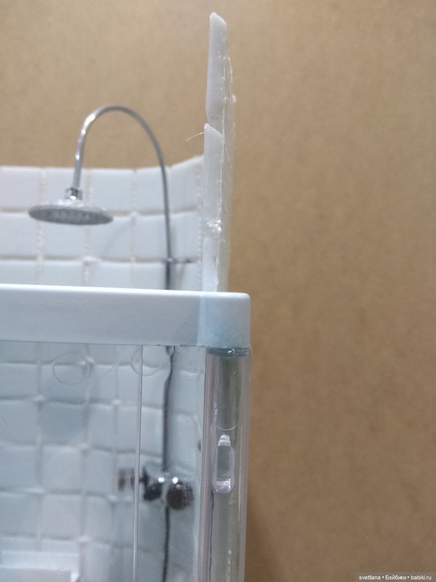 Ванная комната с душевой кабиной в кукольный ДОМ