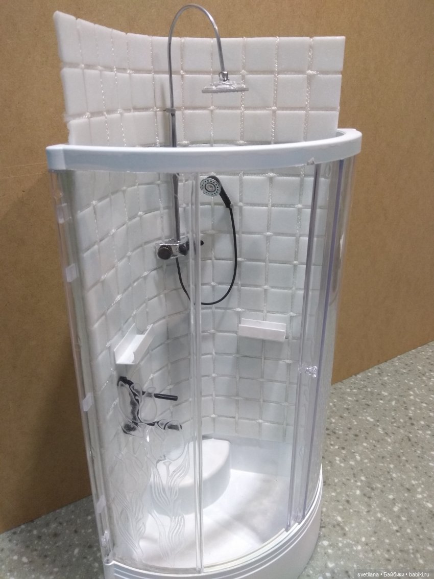 Ванная комната с душевой кабиной в кукольный ДОМ