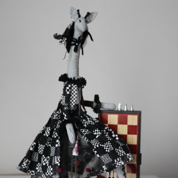 Шахматная королева, фантазии на тему жирафов