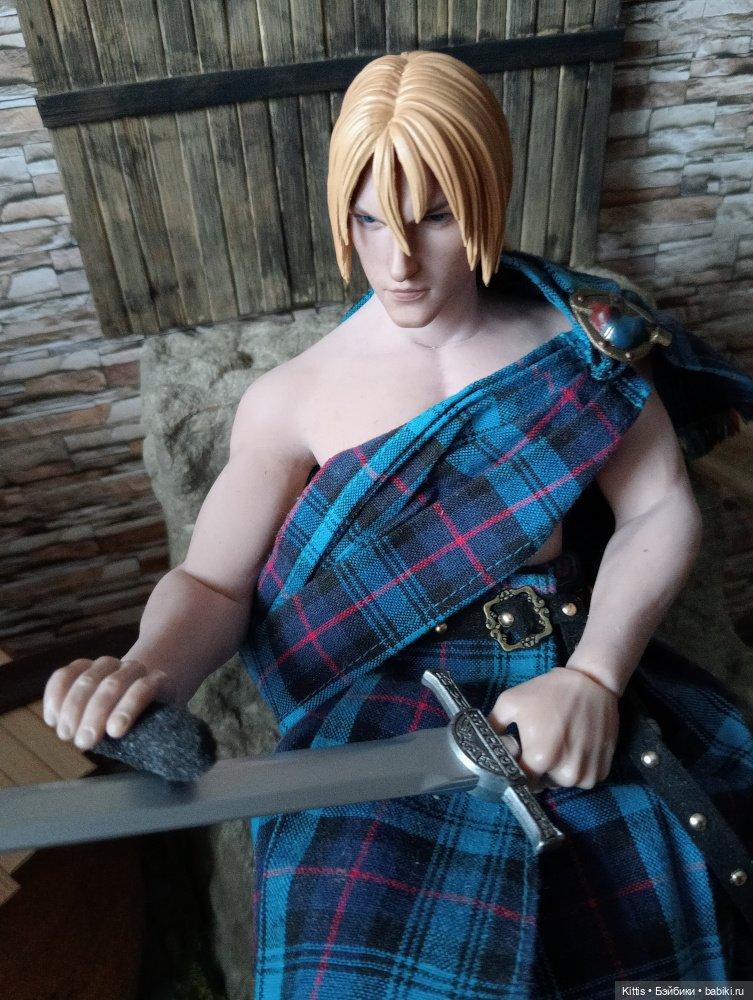 Крис, он же Финн, старший брат Мойры, воин, кузнец, художник (фото 2)