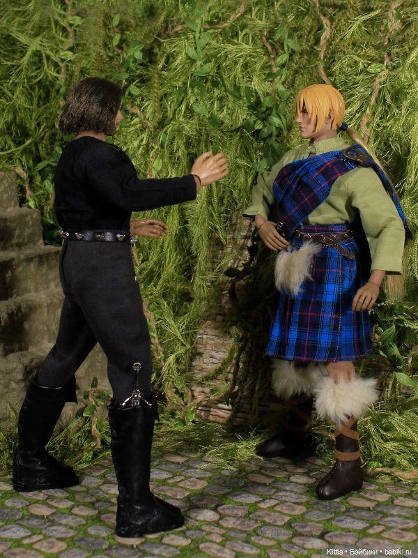 Крис, он же Финн, старший брат Мойры, воин, кузнец, художник