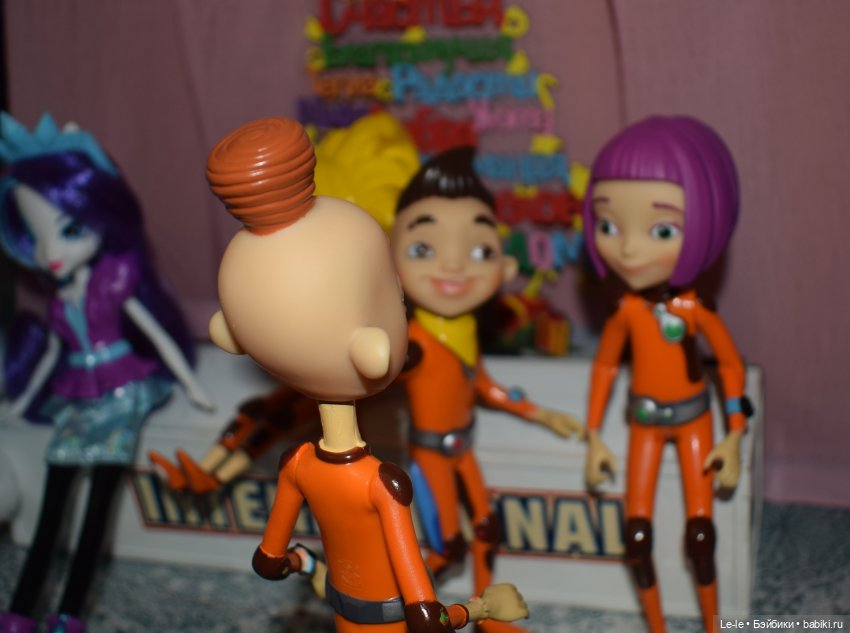 Новенькие на новогодней ёлке (фото 9)