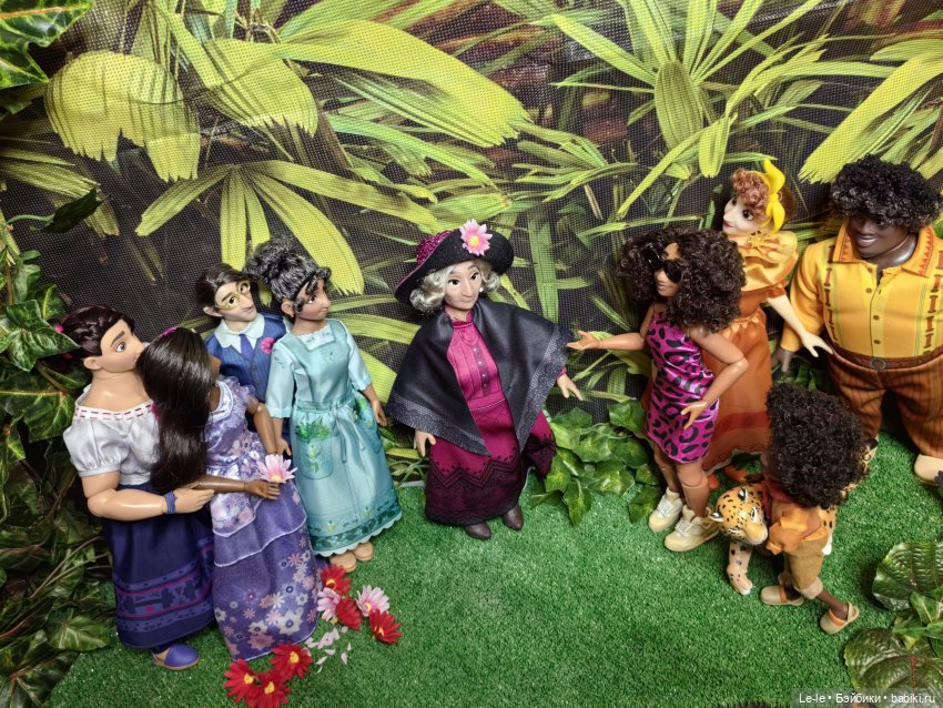 Семейство Мадригаль — Куклы Disney Animators и Принцессы Диснея: Disney Store