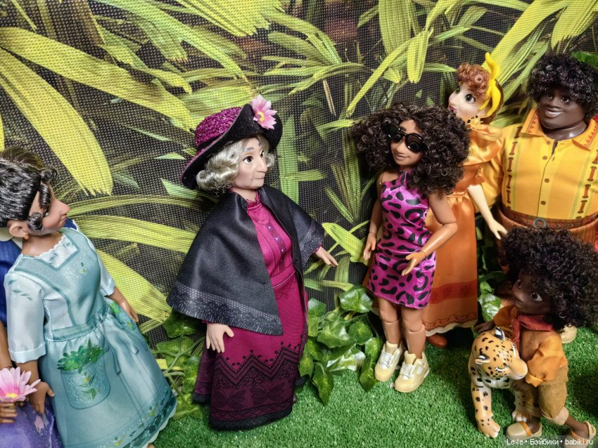 Семейство Мадригаль — Куклы Disney Animators и Принцессы Диснея: Disney Store