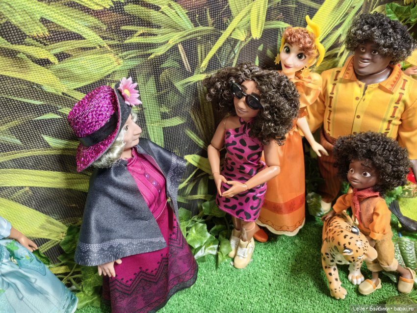 Семейство Мадригаль — Куклы Disney Animators и Принцессы Диснея: Disney Store