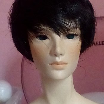 Темноволосый парень