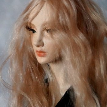 Карамелька в черном