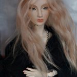 Карамелька шарнирная кукла La Doll