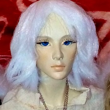 Ангел в черном парике