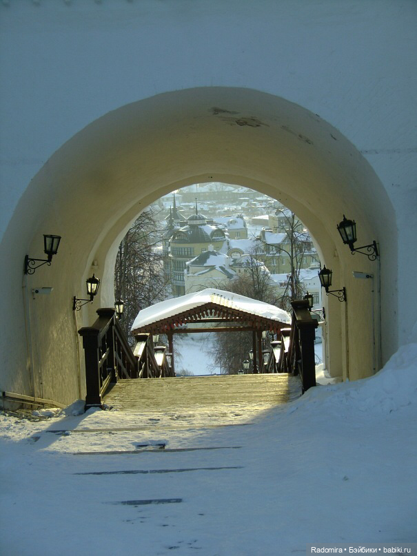 В Кремле очень красивые лестницы и взвозы. Это лет 5 назад на Рождество ездили)