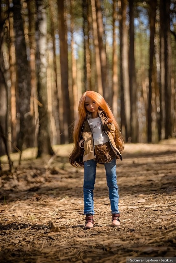 Девочка, которая очень любит гулять