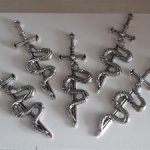 Меч со змеей