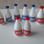 Бутылочки молока