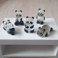 Пандочки лотом светятся .