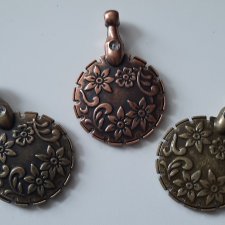 Подвески в ретро стиле