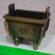 Кадка в кукольный домик